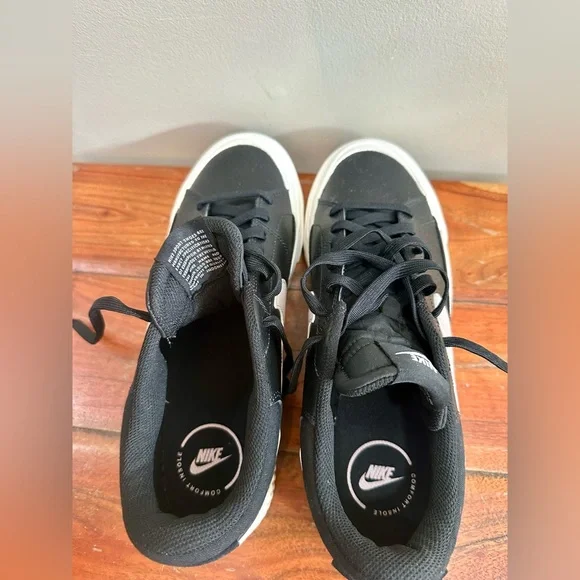 Women's Nike Court Legacy Lift Platform Sneakers in Black and Violet Size 10 - Picture 6 of 7